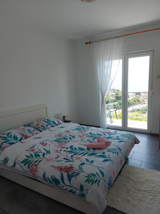 Apartmani Mare Novi Vinodolski Eksteriør bilde
